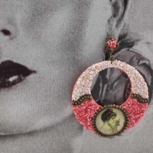 Pendientes de flamenca coral con camafeo Morlote