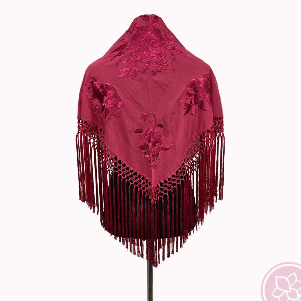 Manton marsala bordado en el mismo color modelo maría de flecos Hispania Flamenco