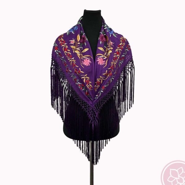 manton victoria color morado flecos. Hispania Flamenco