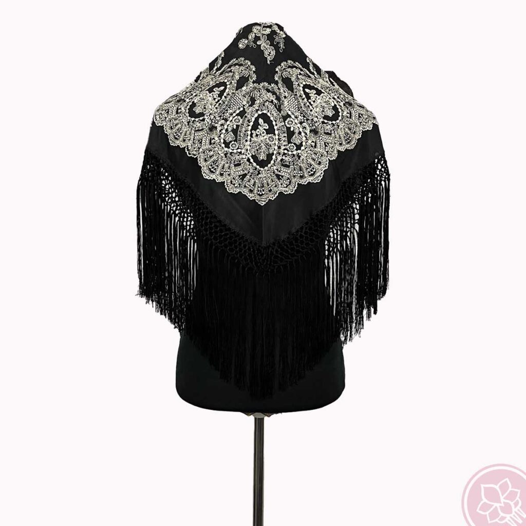 manton bordado negro modelo rocio flecos hispania flamenco
