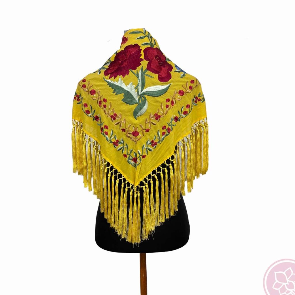 mantoncillo modelo vixtoria amarillo casa flecos Hispania Flamenco